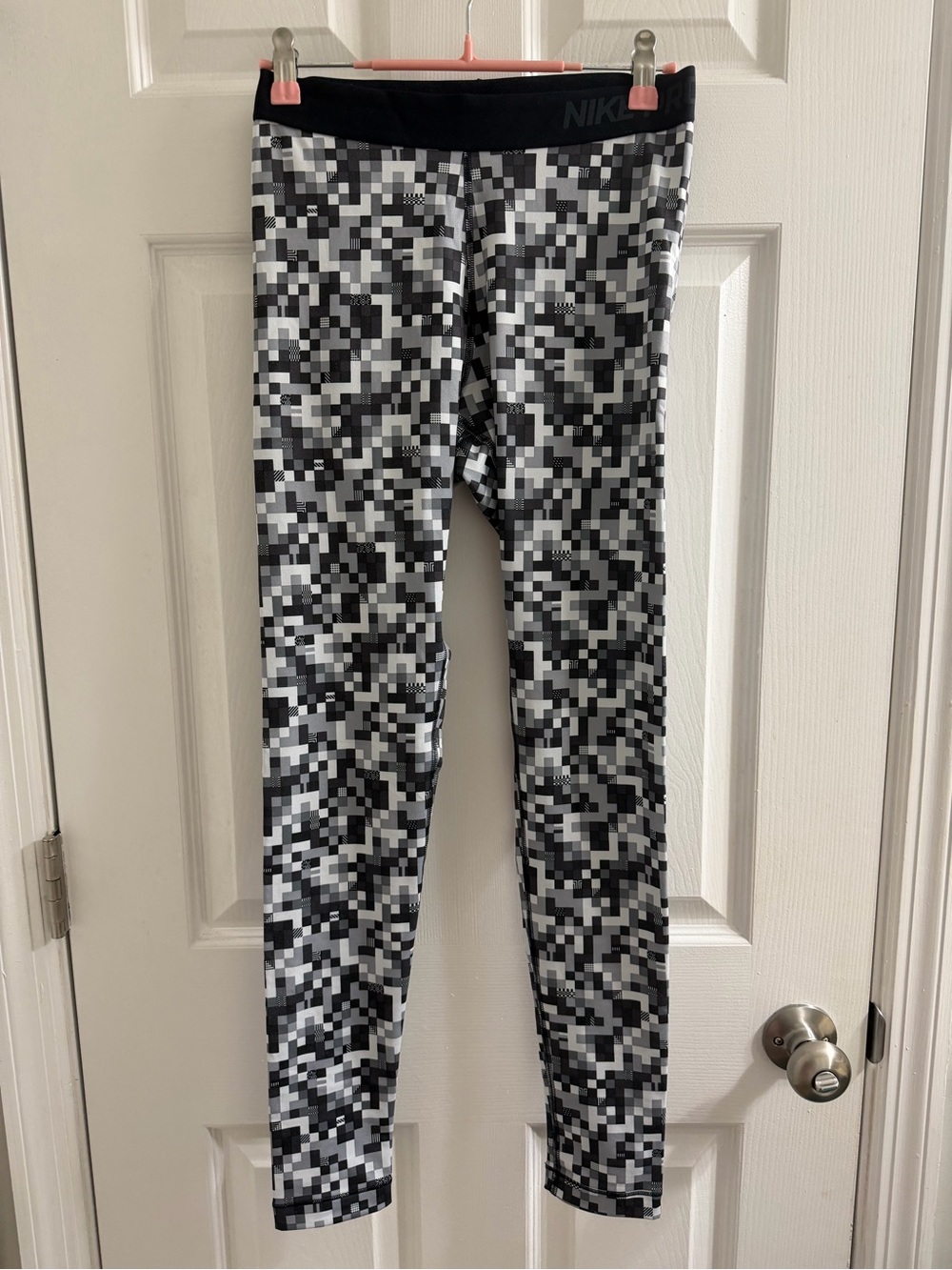 Nike Pro Small S Black, White & Gray Pixel-Print Leggings